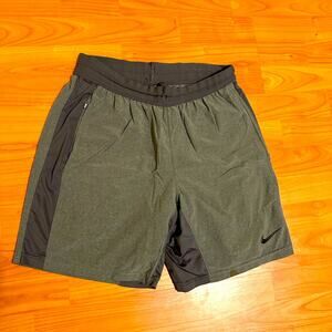 Nike Men’s Dri-Fit Grey/black shorts-Small. Athletic wear. Very good condition.